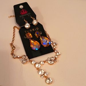 Gold Torrid/ paparazzi necklace and earrings